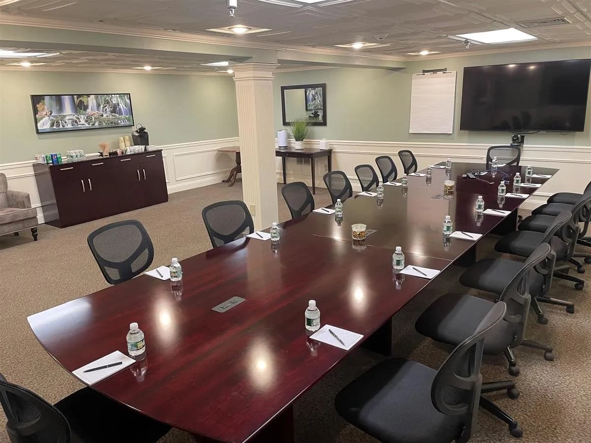 Plowman Room - Olde Mill Inn - Basking Ridge