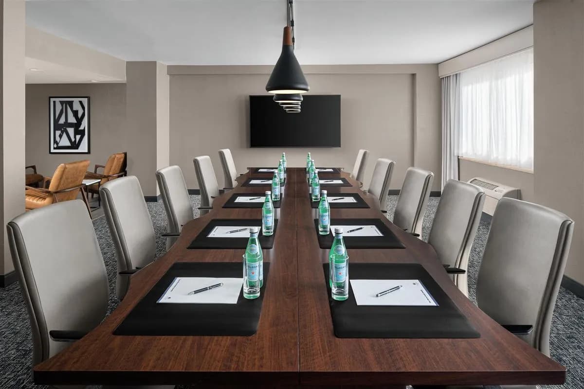 Executive Boardroom - the Alloy King of Prussia - a DoubleTree by Hilton