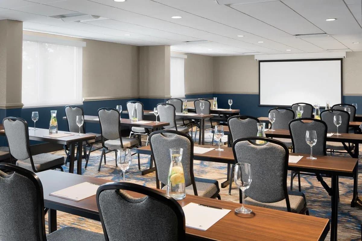Summit 1 - the Alloy King of Prussia - a DoubleTree by Hilton
