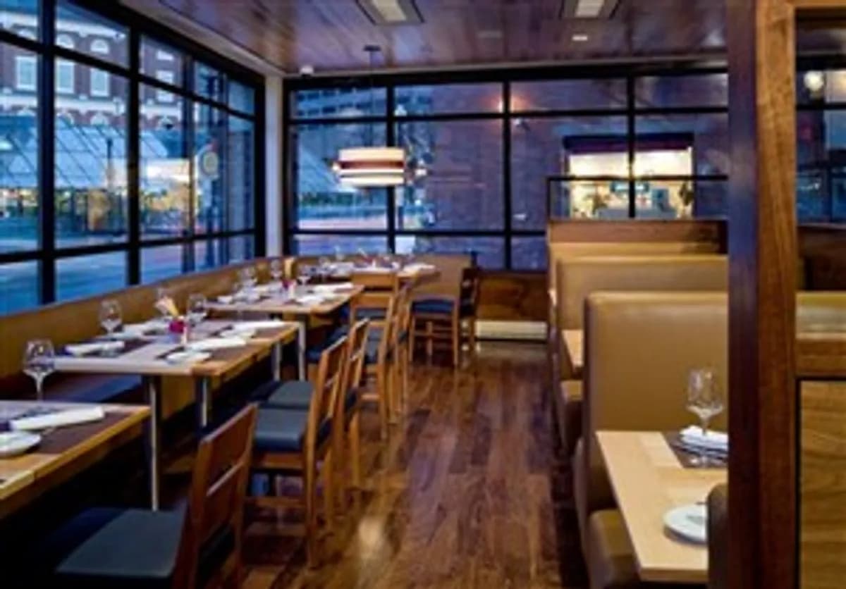 North 26 Restaurant - The Bostonian, A Millennium Hotel