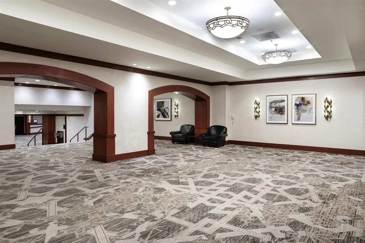 Avenue Foyer - InterContinental Chicago Magnificent Mile