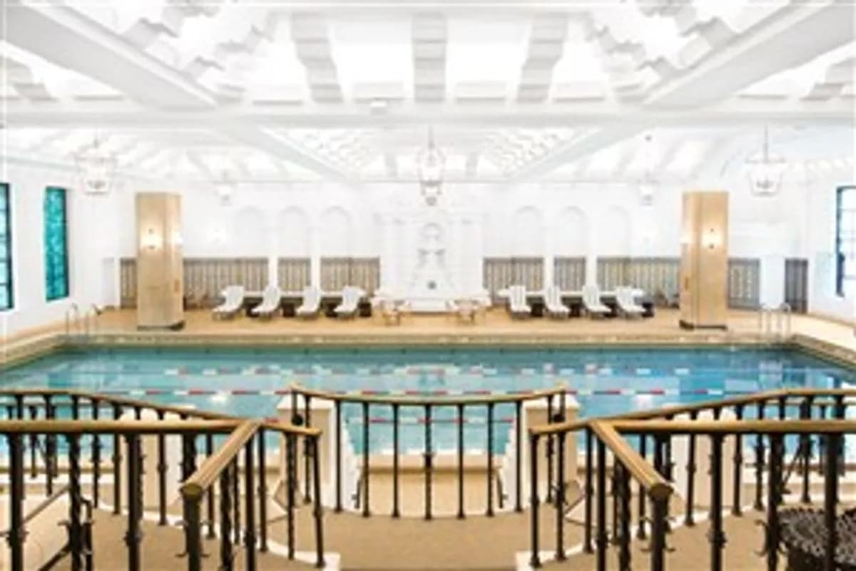 Pool - InterContinental Chicago Magnificent Mile