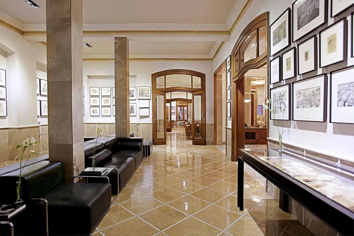 Opisso - Hotel Astoria
