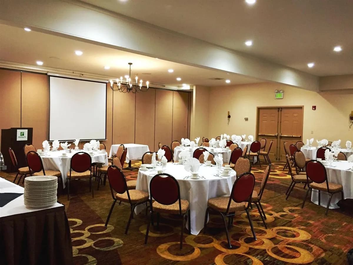 Tralee Ballroom - Tralee - Holiday Inn Dublin - Pleasanton