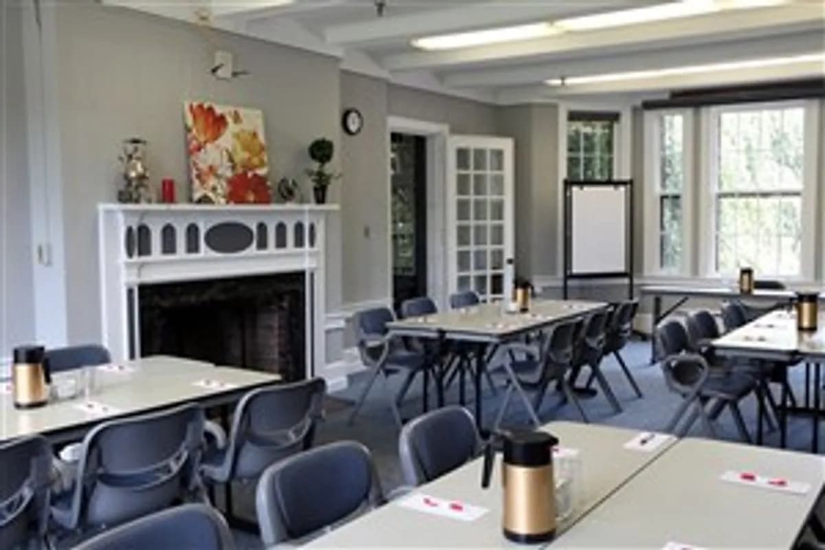 Meeting Room B - Rutgers University Inn and Conference Center