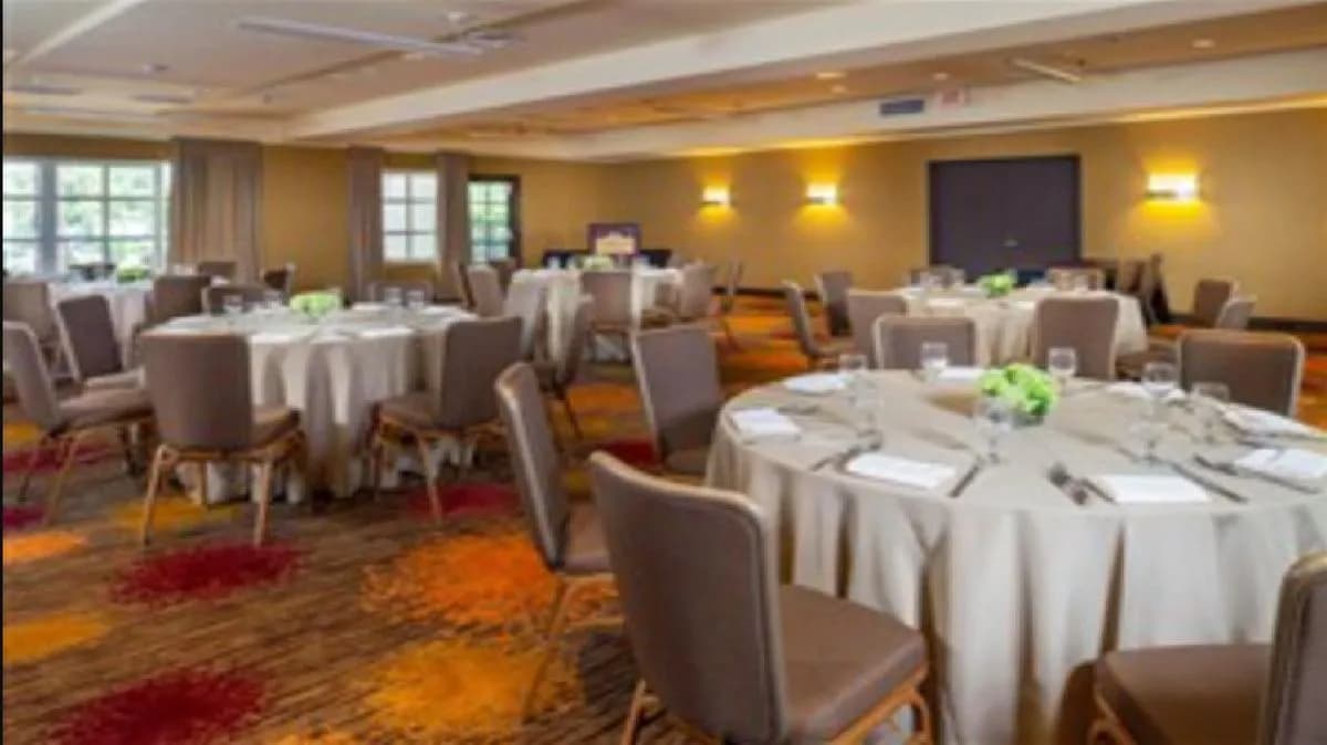 Contra Costa Room - The Concord Plaza Hotel
