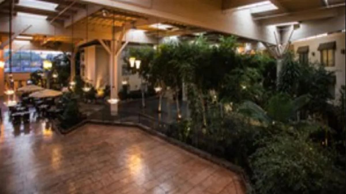 Atrium - The Concord Plaza Hotel
