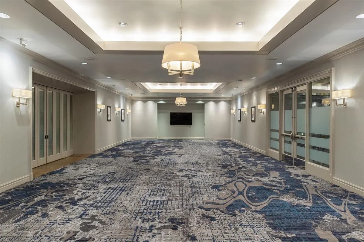 Discover - Renaissance Chicago Downtown Hotel