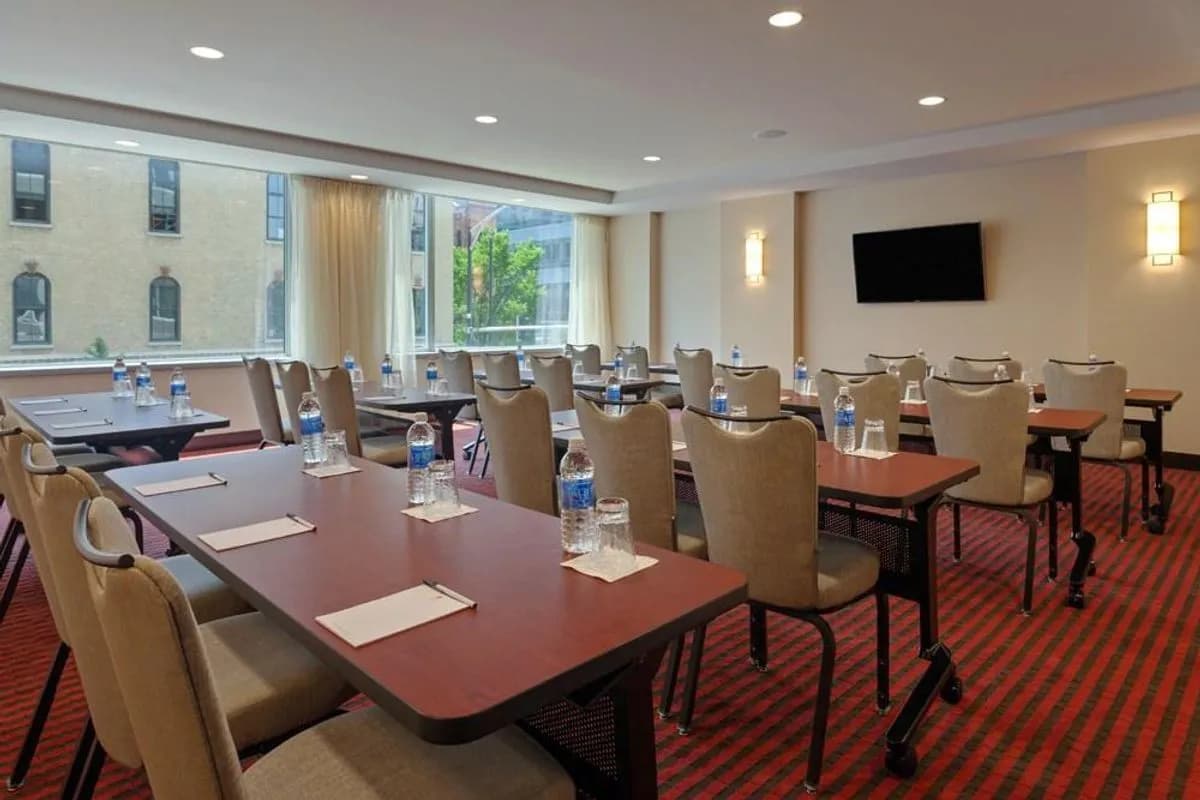 Clark Room - Aloft Chicago Downtown River North
