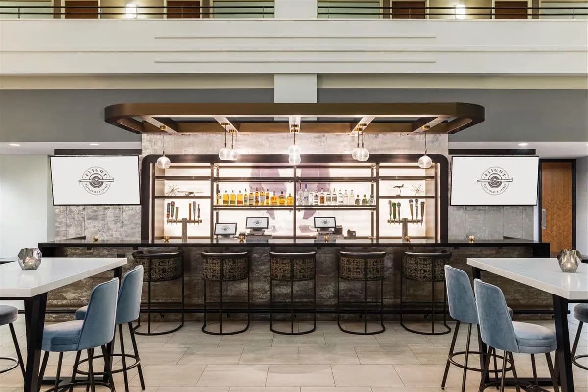 FLIGHT - Sheraton Suites Chicago O'Hare