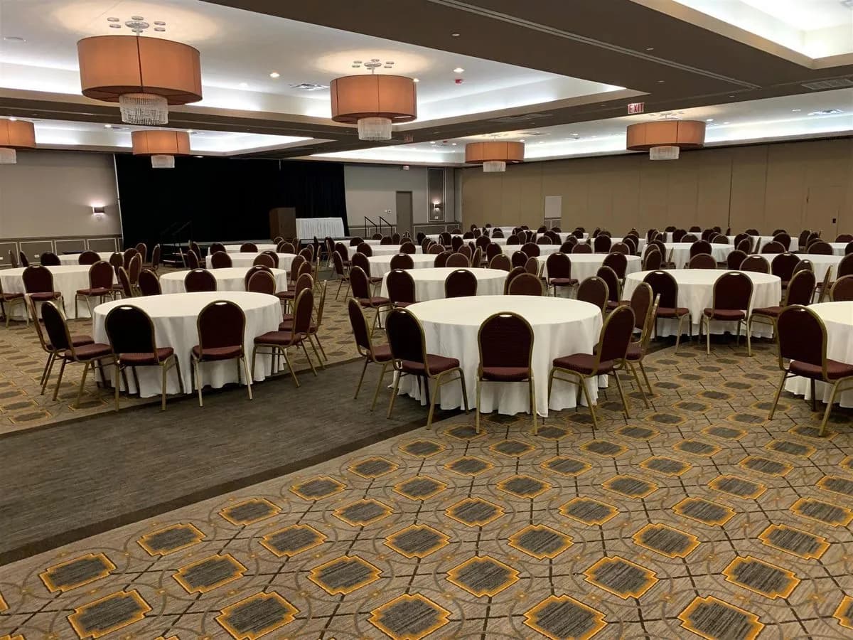 Savoy DEFG - Sheraton Lisle Naperville Hotel