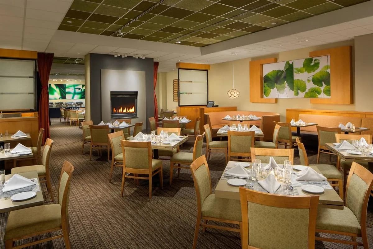 West Bay Restaurant - Crowne Plaza San Francisco Airport
