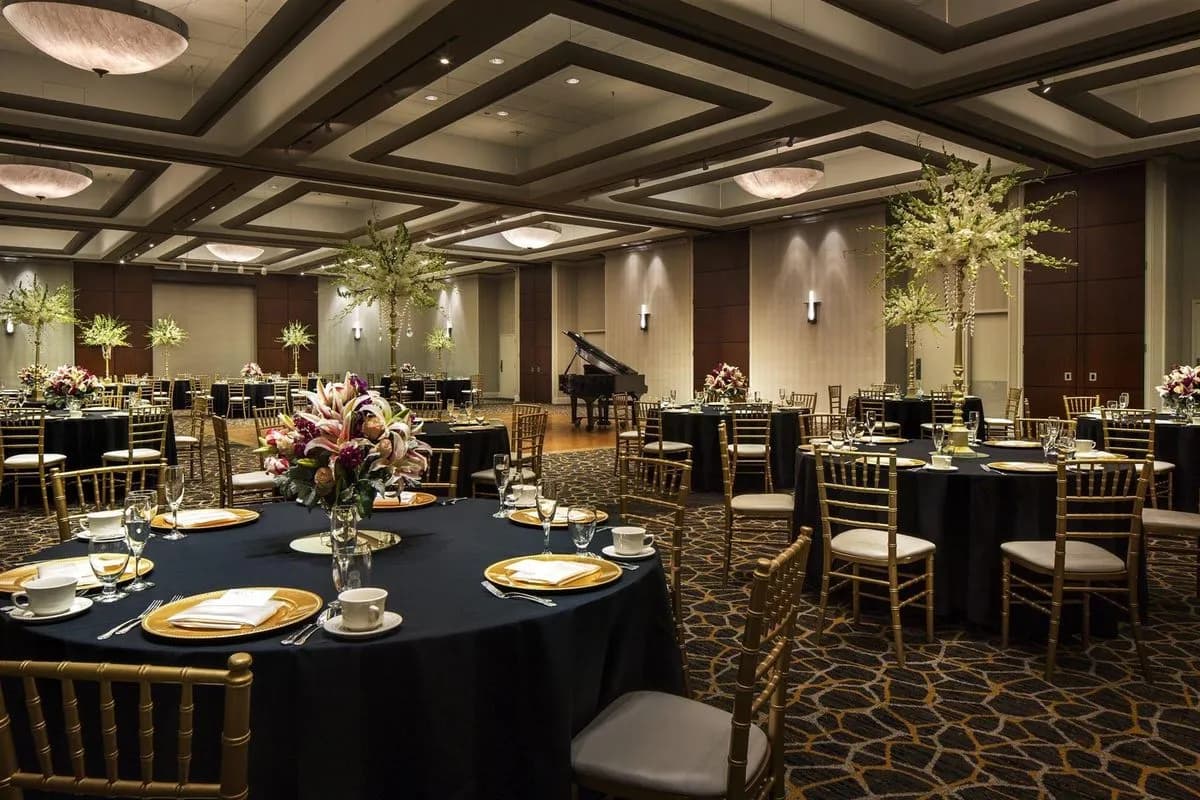 Grand Ballroom - DoubleTree by Hilton Hotel Newark - Fremont