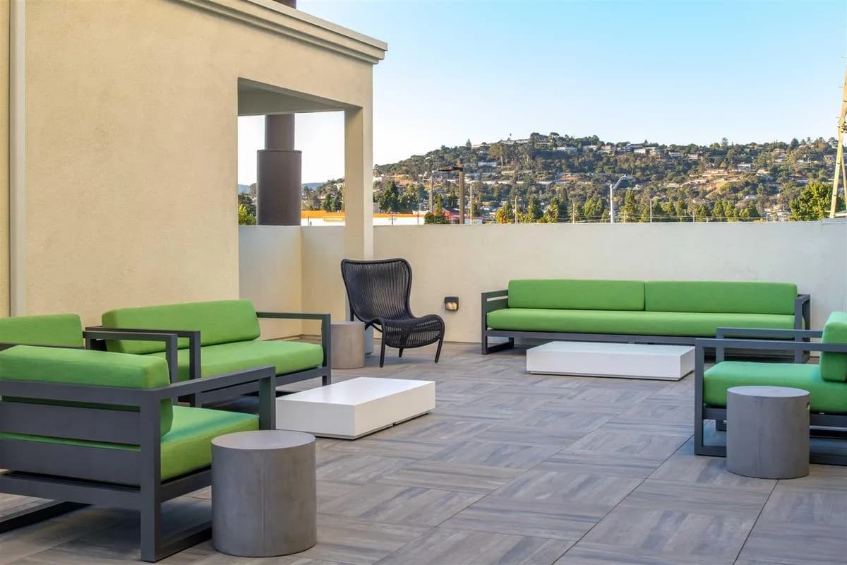 Sun Deck - Homewood Suites by Hilton Belmont