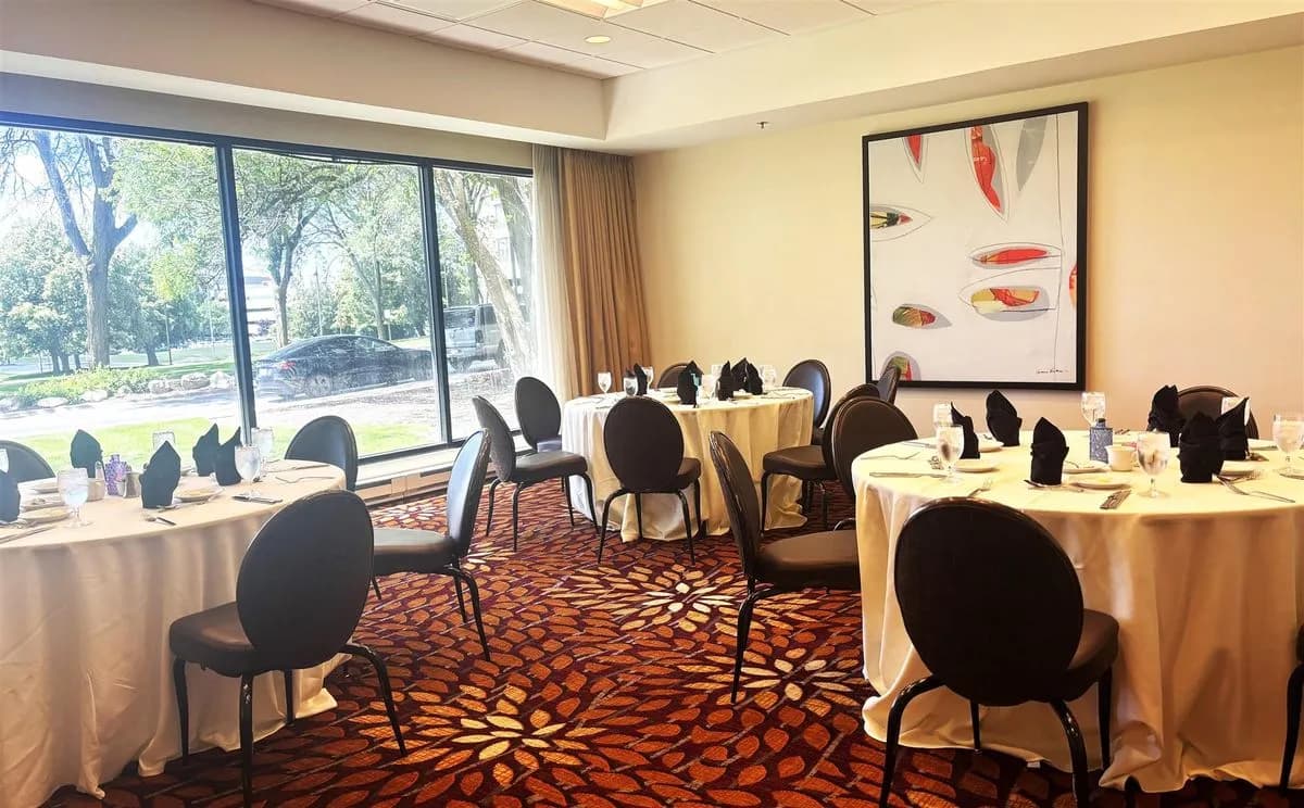 Conference E - Chicago Marriott Naperville