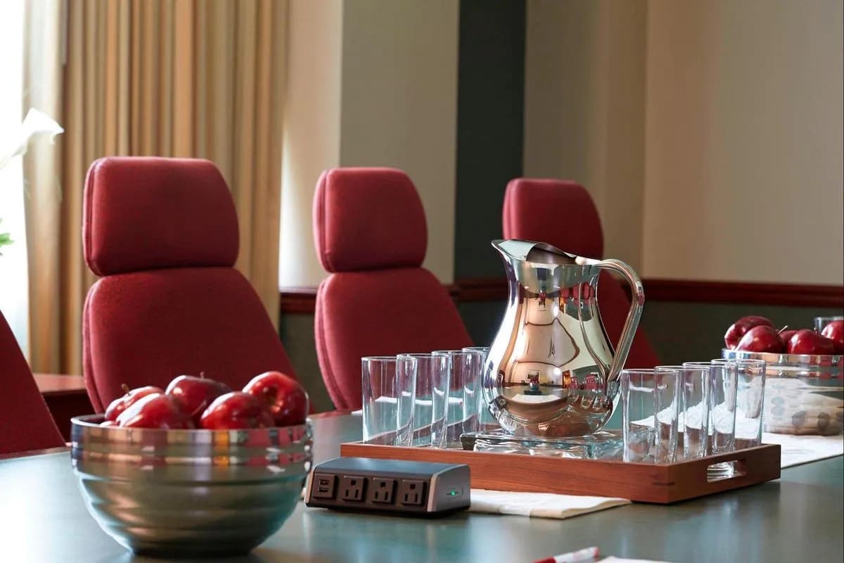 Des Plaines Executive Boardroom - Chicago Marriott Northwest