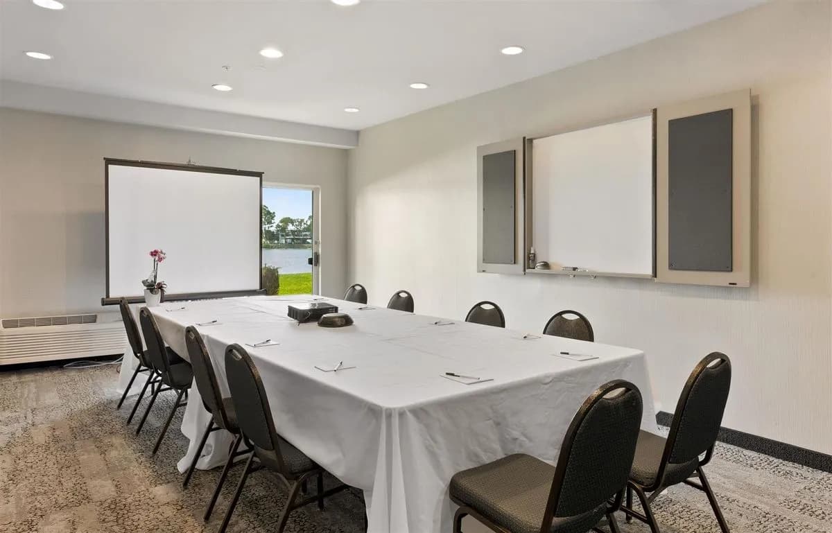 The Harbor Room - Best Western Plus Bayside Hotel