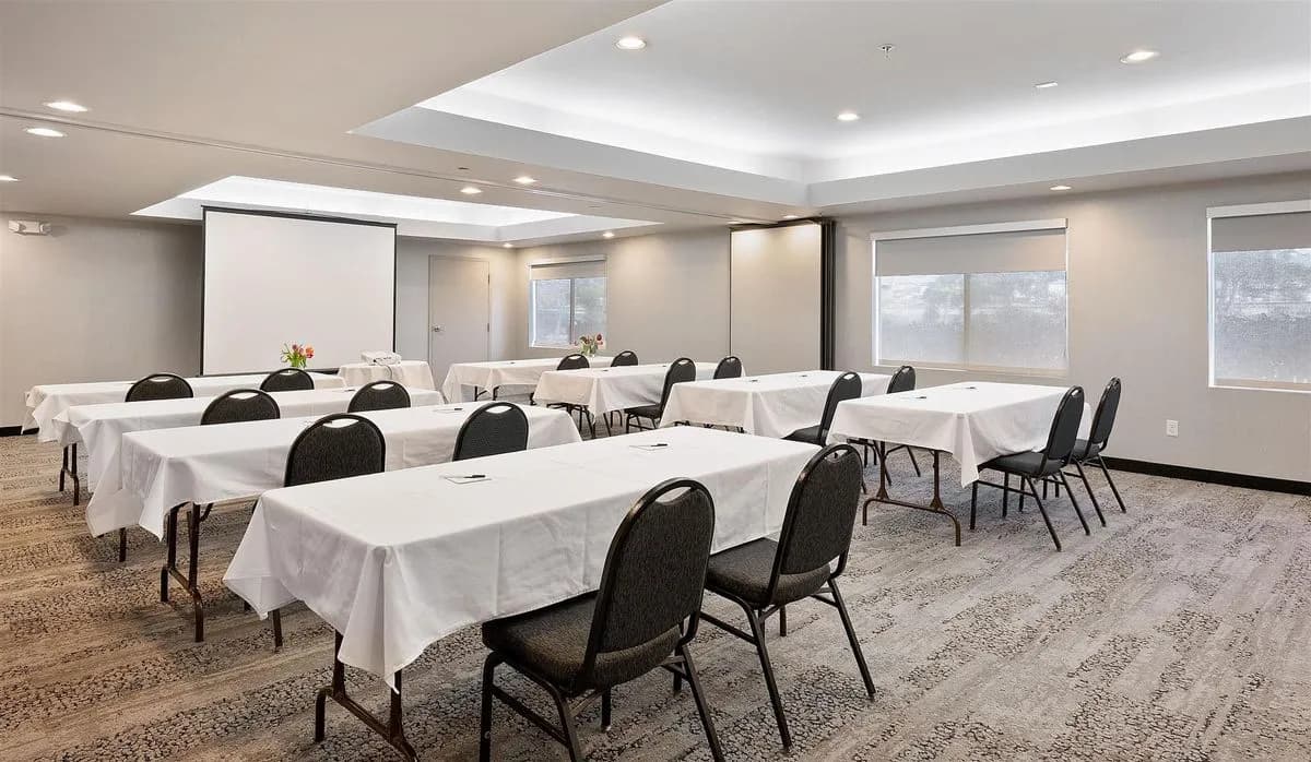 The Embarcadero Room - Best Western Plus Bayside Hotel