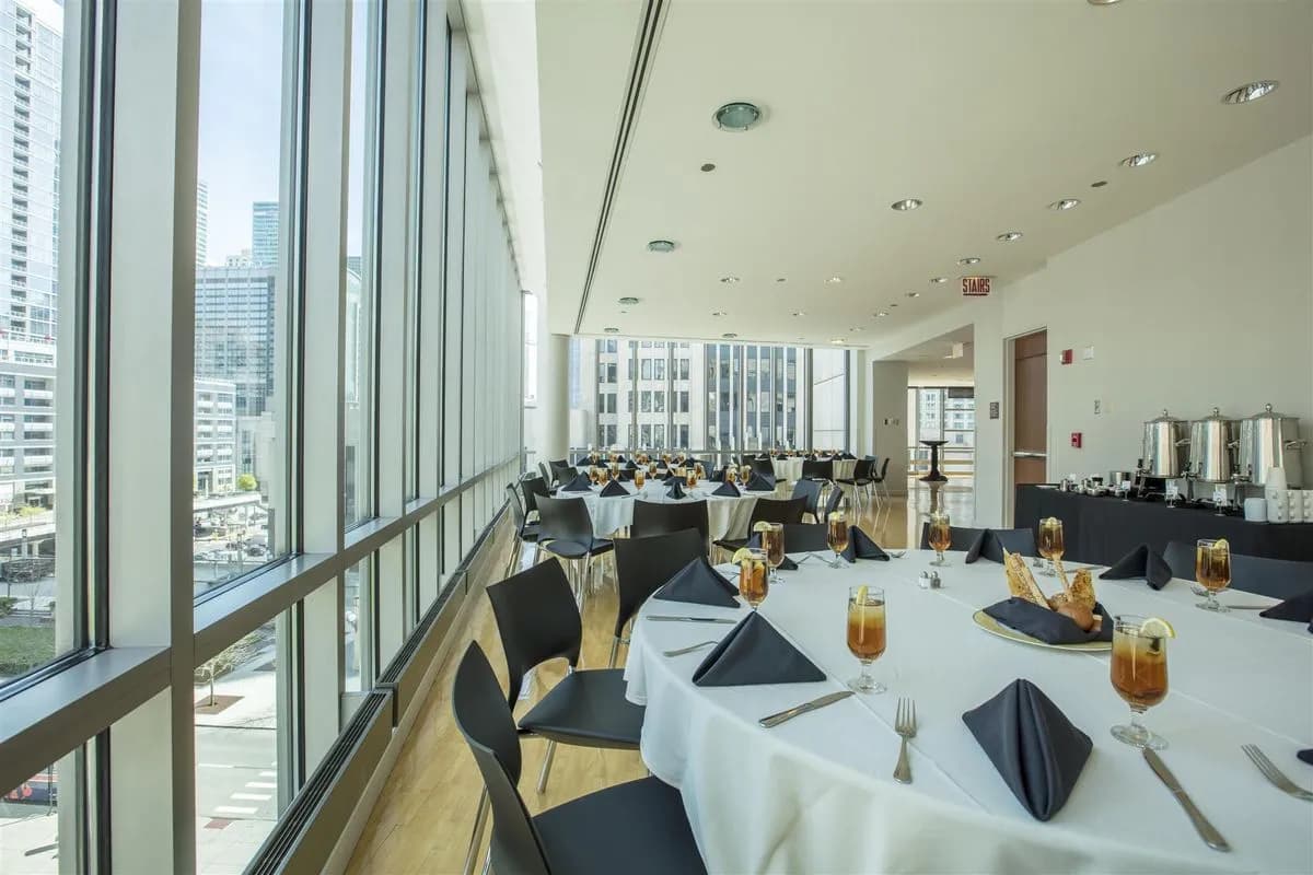 Large North Lounges #350 - Gleacher Conference Center 
