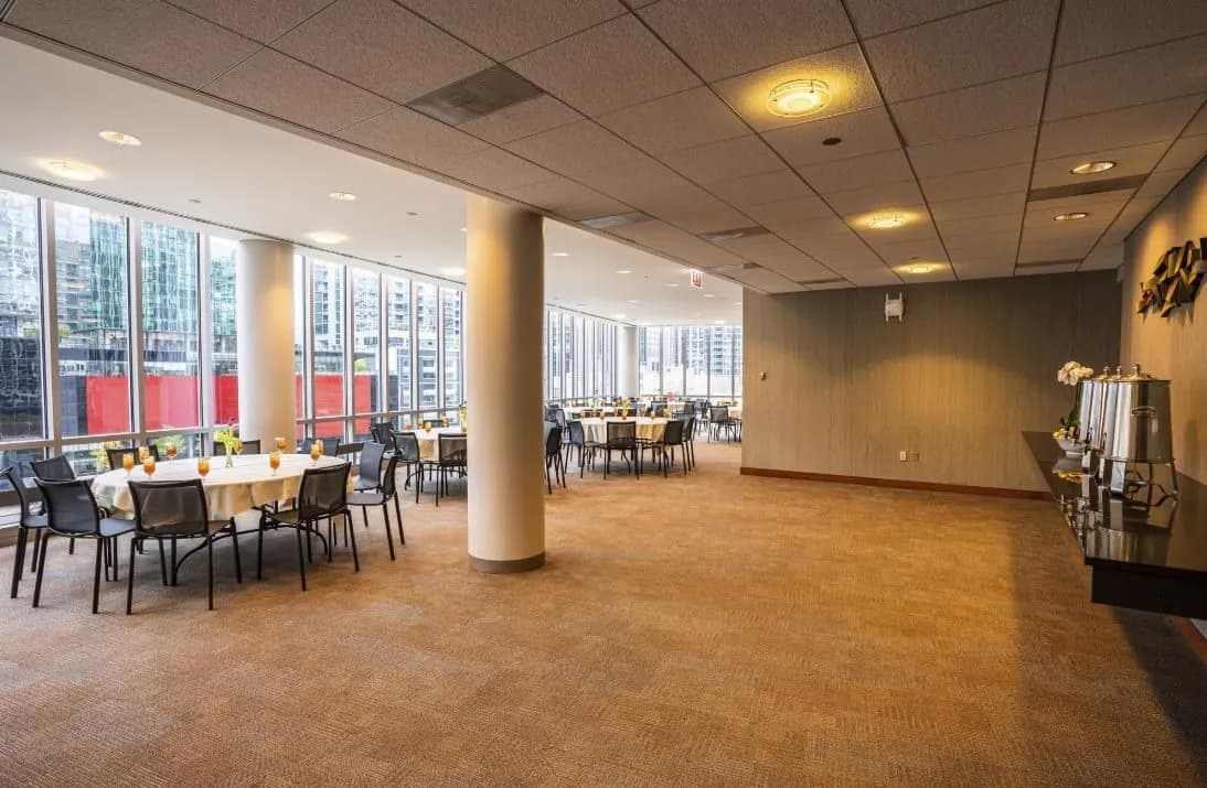 Medium North Lounge #500 - Gleacher Conference Center 