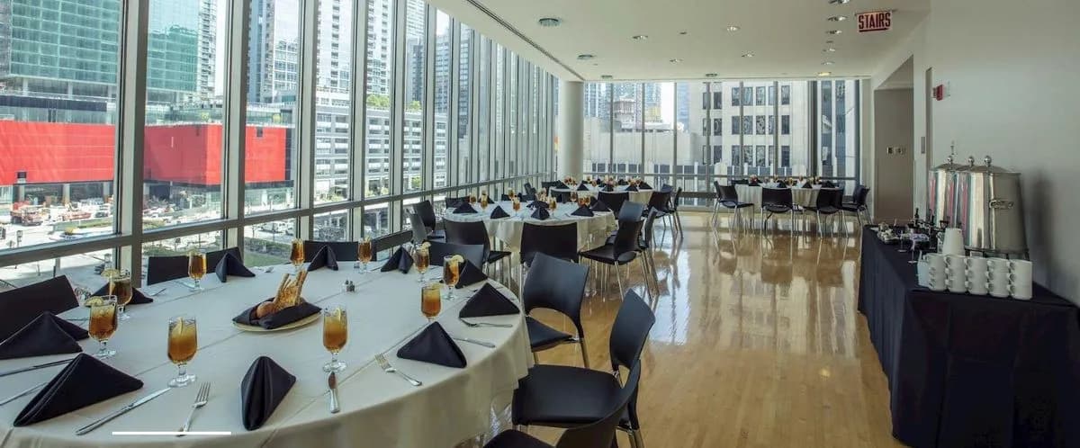 Small North Lounge #250 - Gleacher Conference Center 