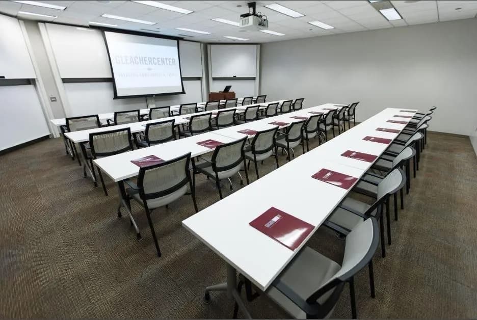 Medium Executive Meeting Room #303 - Gleacher Conference Center 