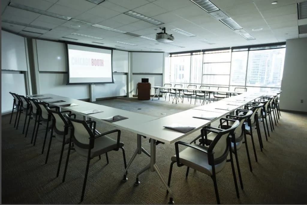 Medium Executive Meeting Room #422 - Gleacher Conference Center 