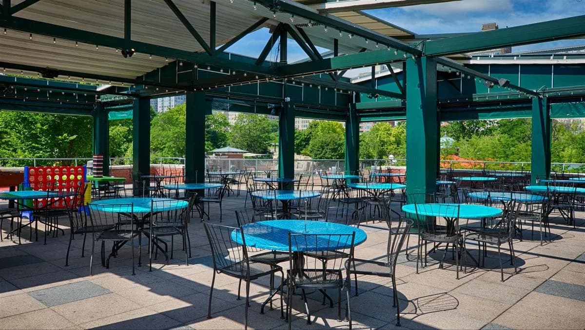 Birdseye Bar & Grill - Lincoln Park Zoo