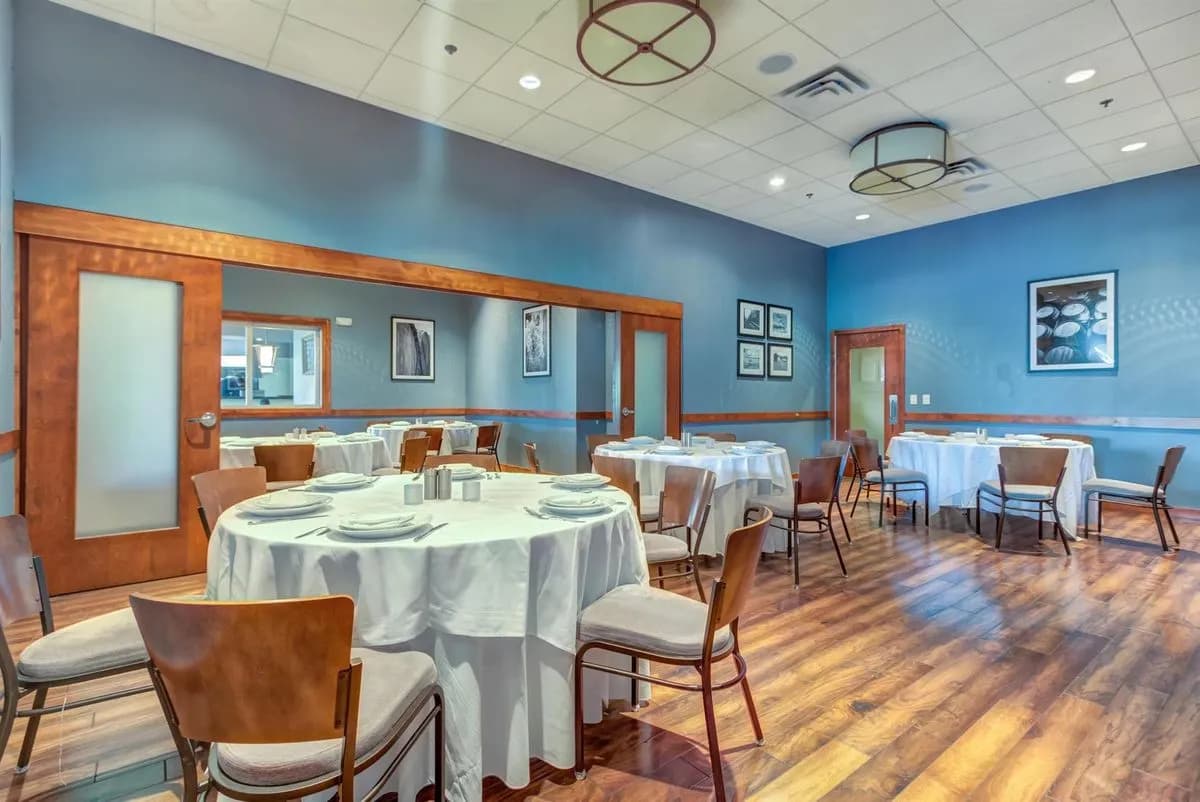 Regusci Room - Pinstripes - Oak Brook
