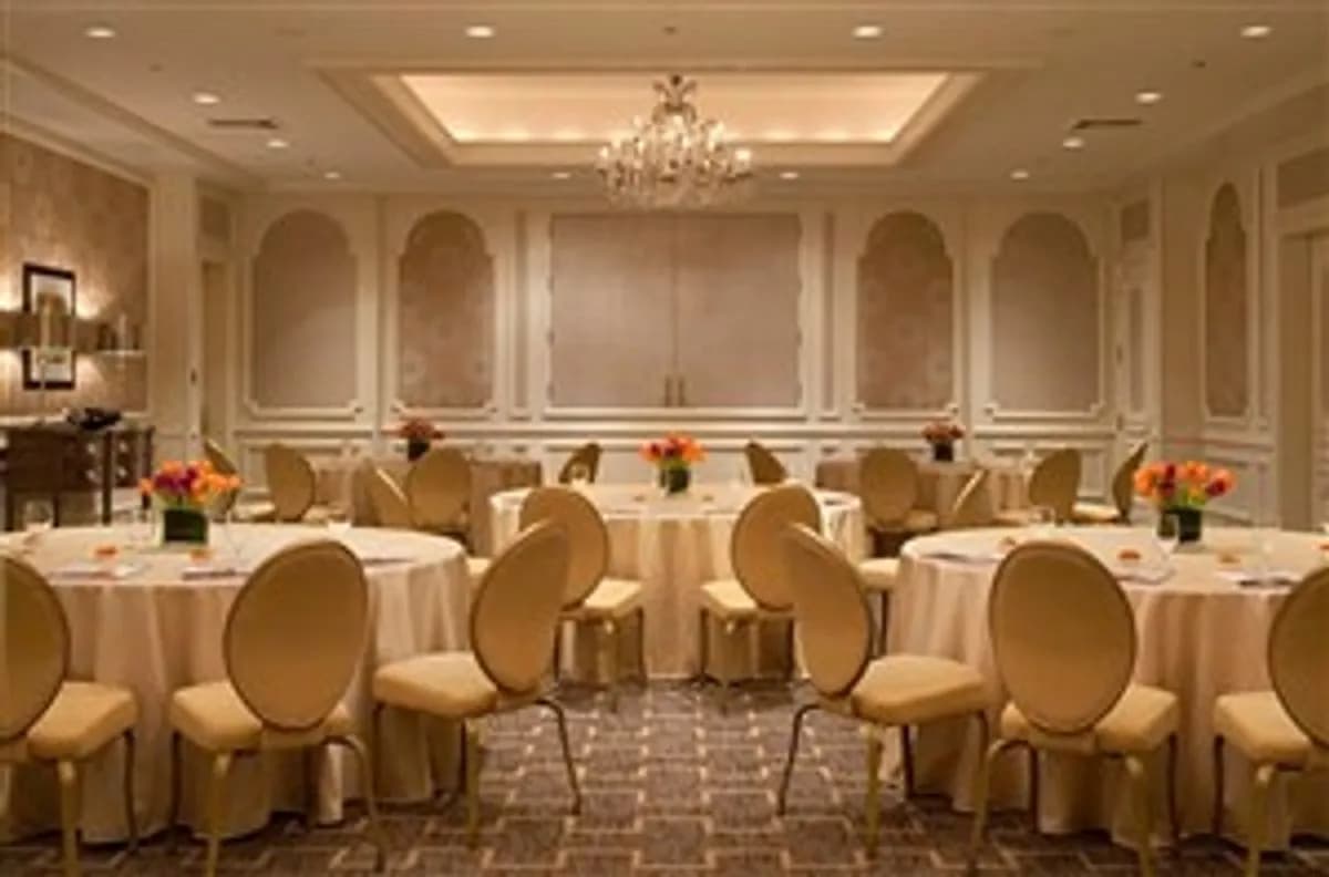 LaSalle - Half Section - Four Seasons Hotel Chicago