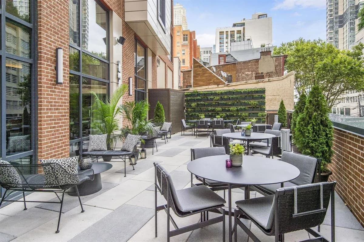 Terrace Garden - Canopy by Hilton Jersey City Arts District