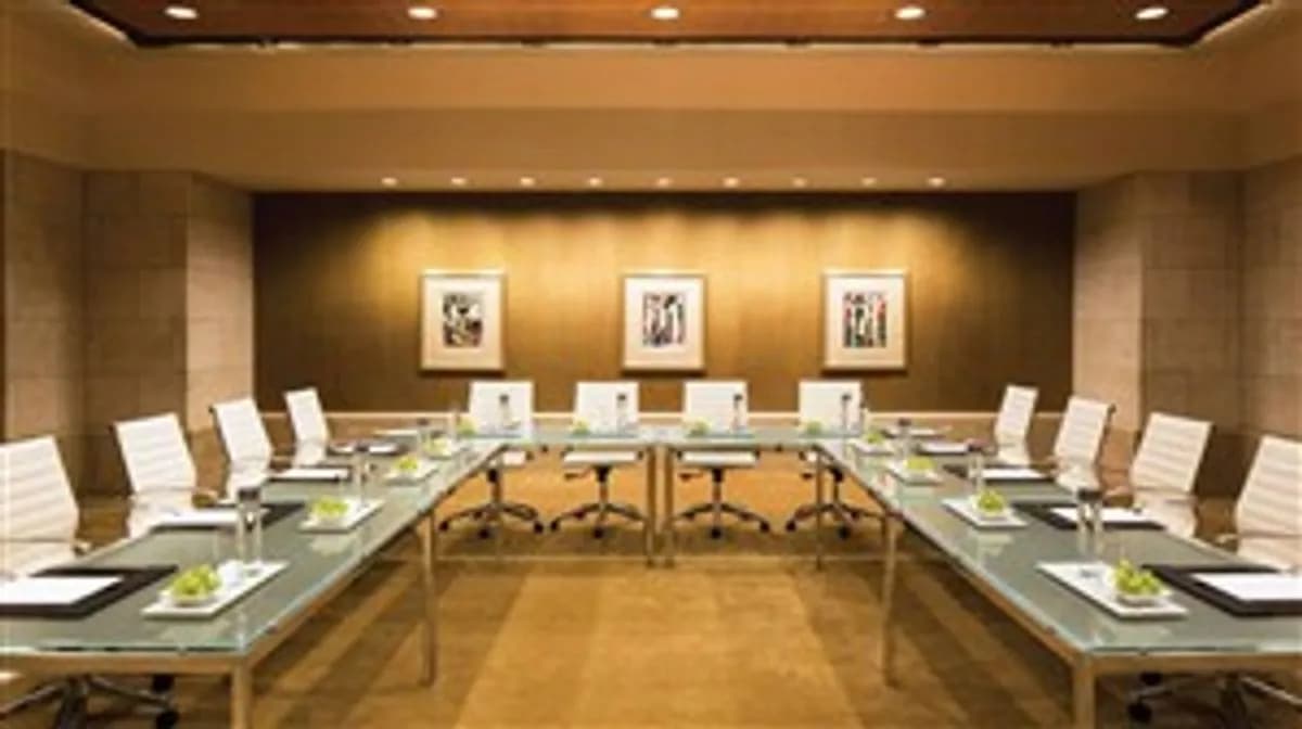 Metropolitan Room - Four Seasons Hotel New York