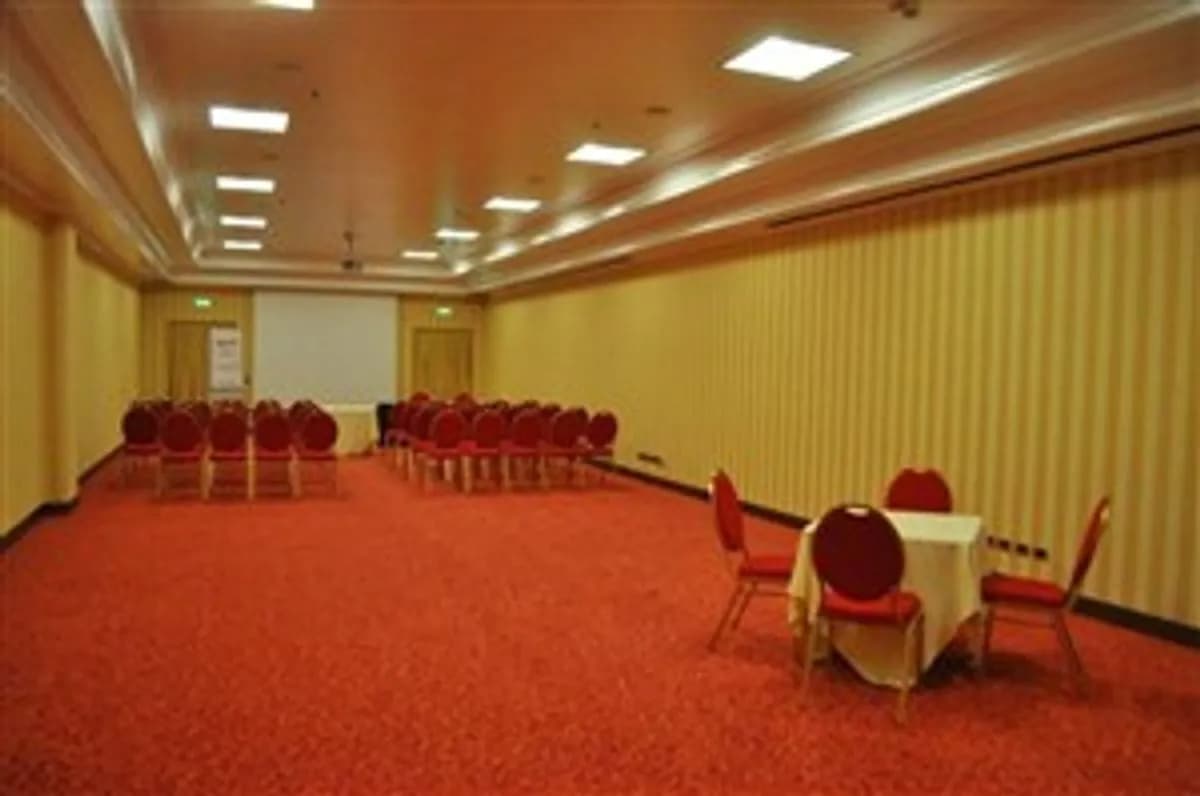 Parini - MILAN MARRIOTT HOTEL - UP TO 50 SLEEPING ROOMS – CONGRESS CENTER UNDER RENOVATION