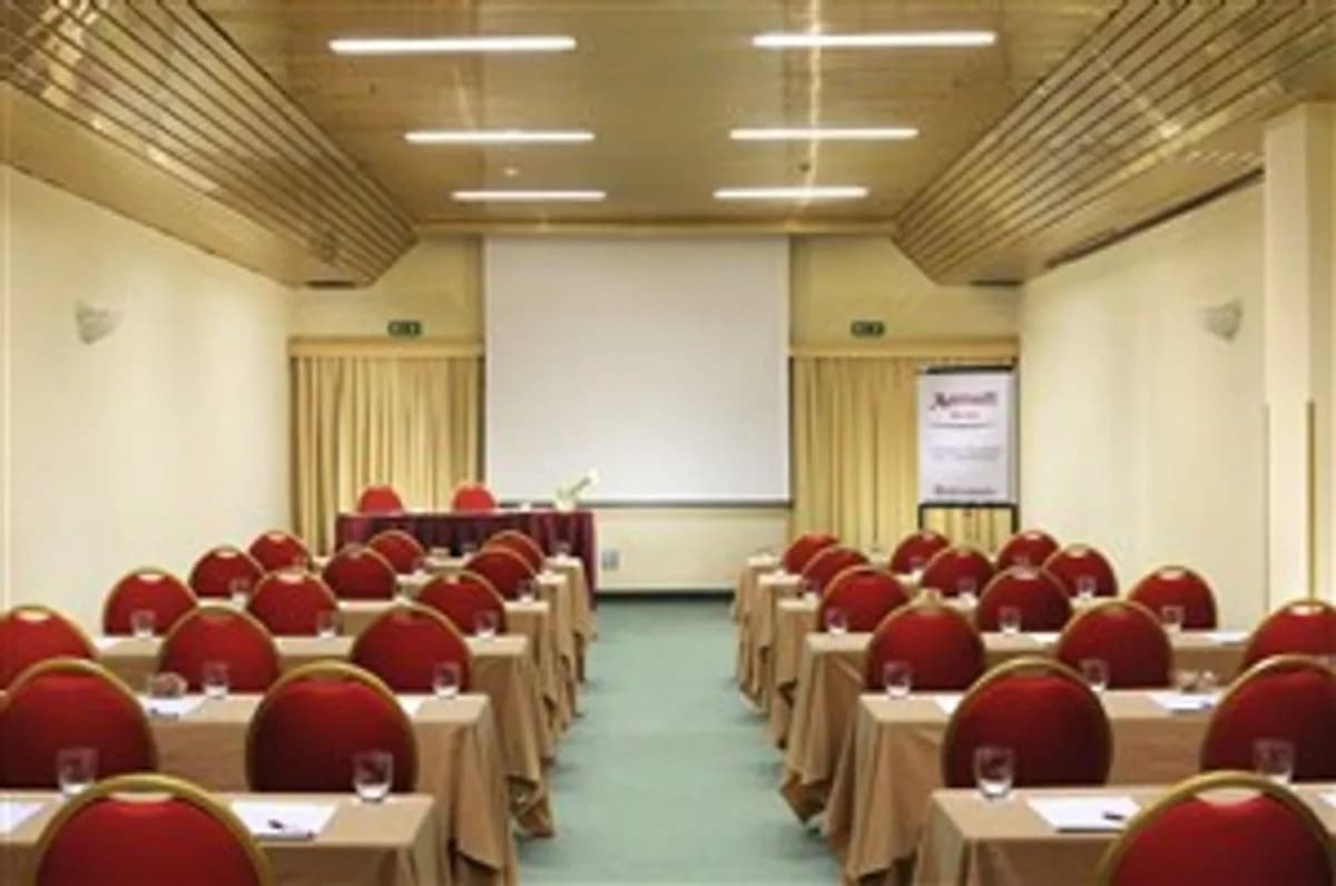 Porta - MILAN MARRIOTT HOTEL - UP TO 50 SLEEPING ROOMS – CONGRESS CENTER UNDER RENOVATION