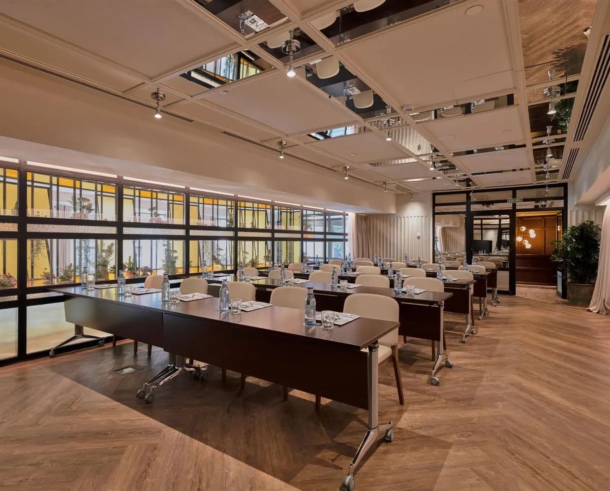 THE NOMAD ROOM - Only YOU Hotel Valencia