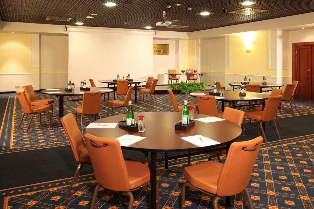 Sforzesca (A) - Starhotels Business Palace