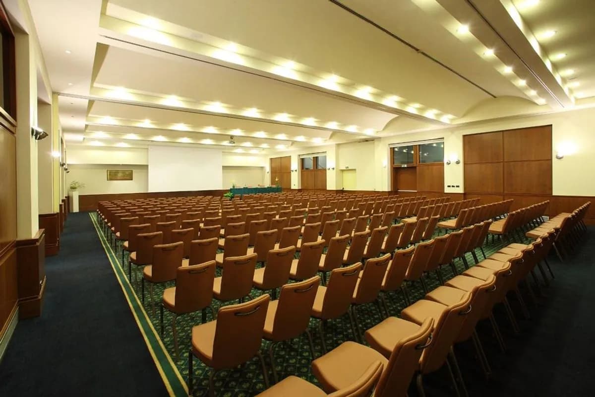 Viscontea (A) - Starhotels Business Palace