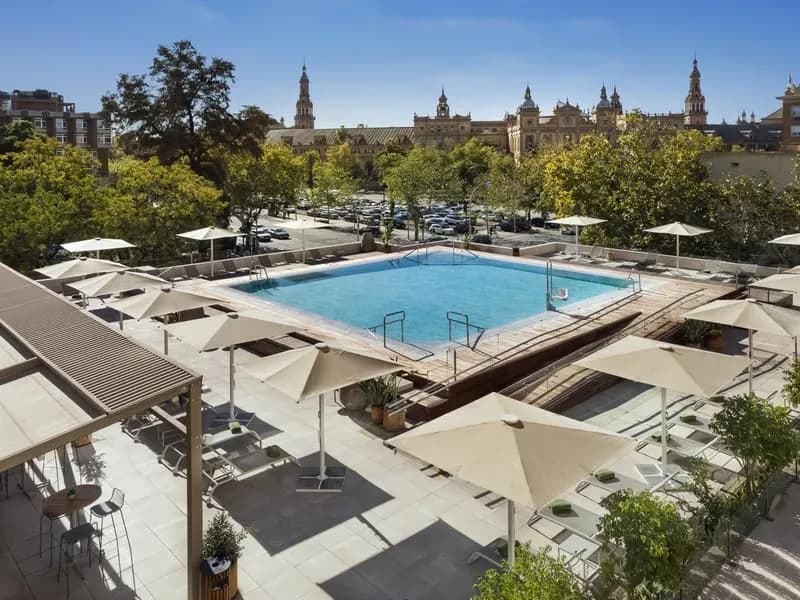 Terraza Piscina - Melia Sevilla
