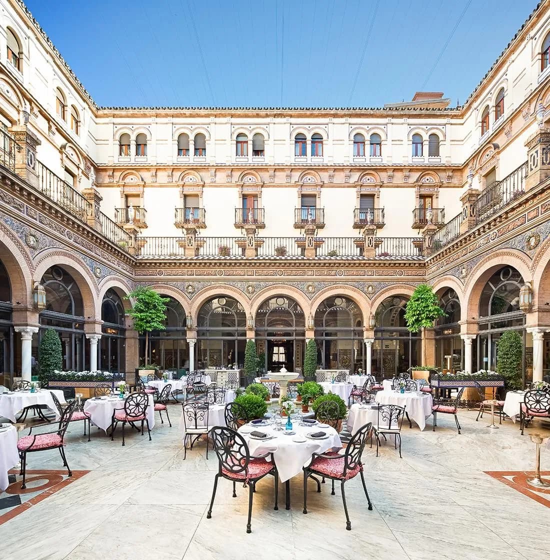Patio - Inner Courtyard - Hotel Alfonso XIII, a Luxury Collection Hotel, Seville